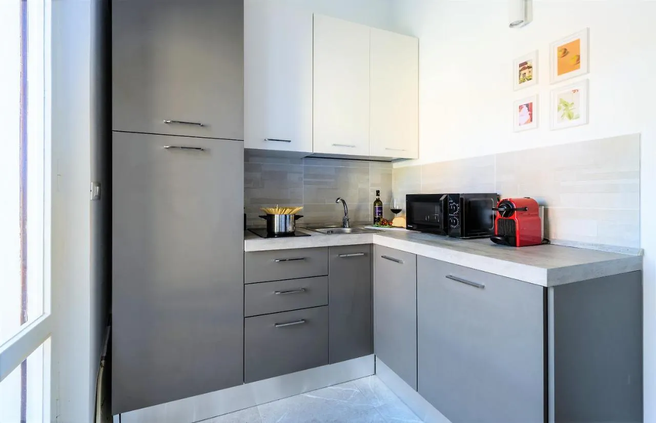 Hostly - Colorhome Pisa Midtown - Unique 3 Rooms With 3 Private Bathrooms Apartamento