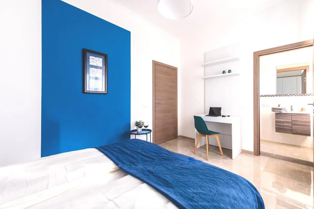 Hostly - Colorhome Pisa Midtown - Unique 3 Rooms With 3 Private Bathrooms