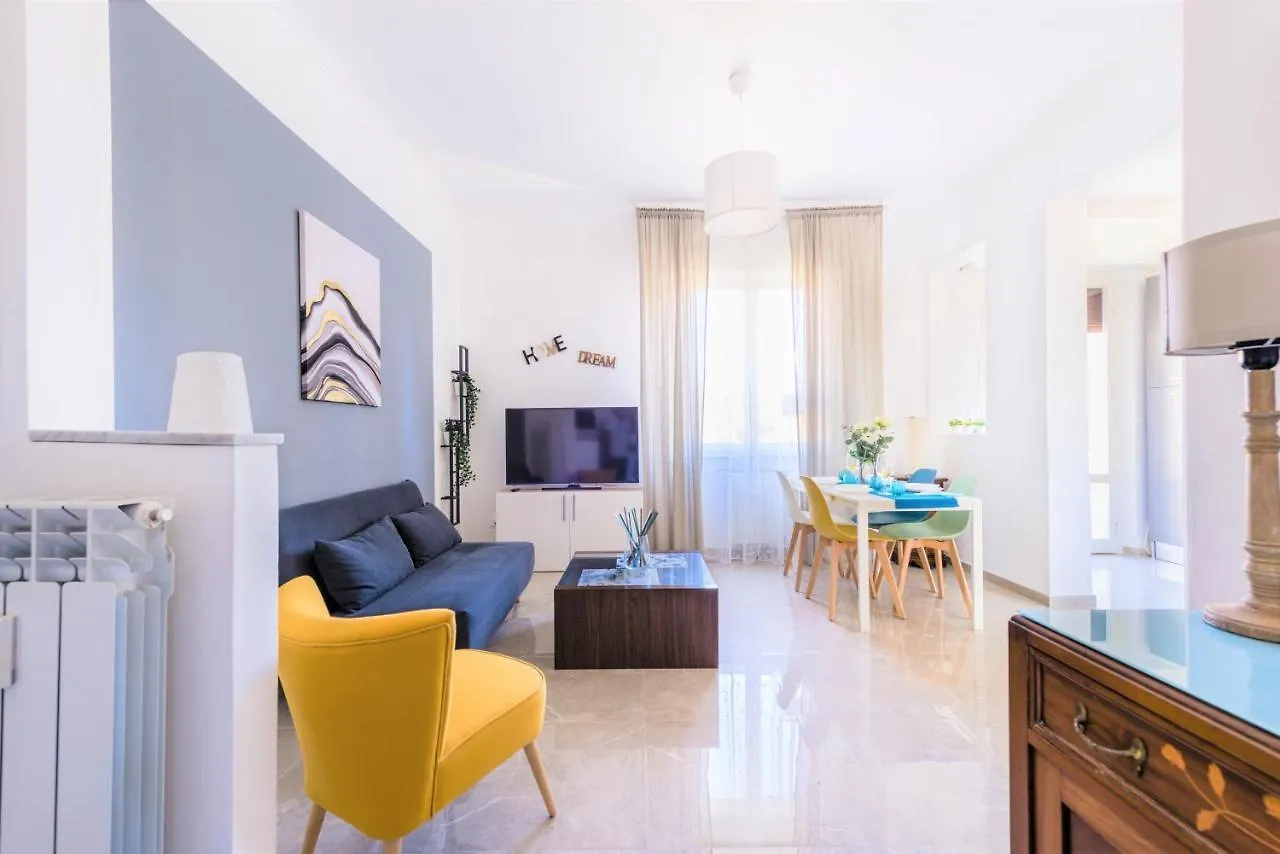 Hostly - Colorhome Pisa Midtown - Unique 3 Rooms With 3 Private Bathrooms location