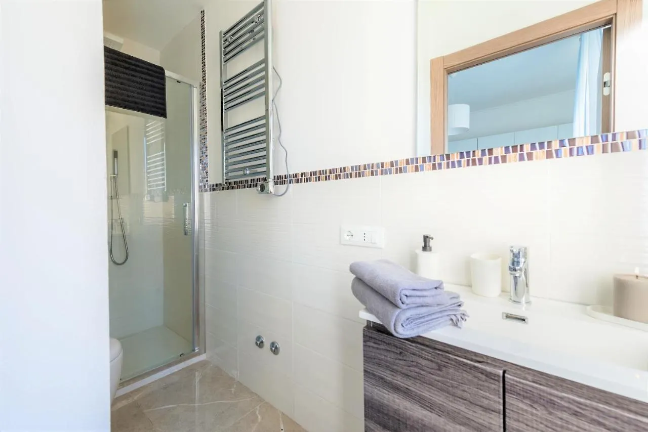 Hostly - Colorhome Pisa Midtown - Unique 3 Rooms With 3 Private Bathrooms 0*,  Italy