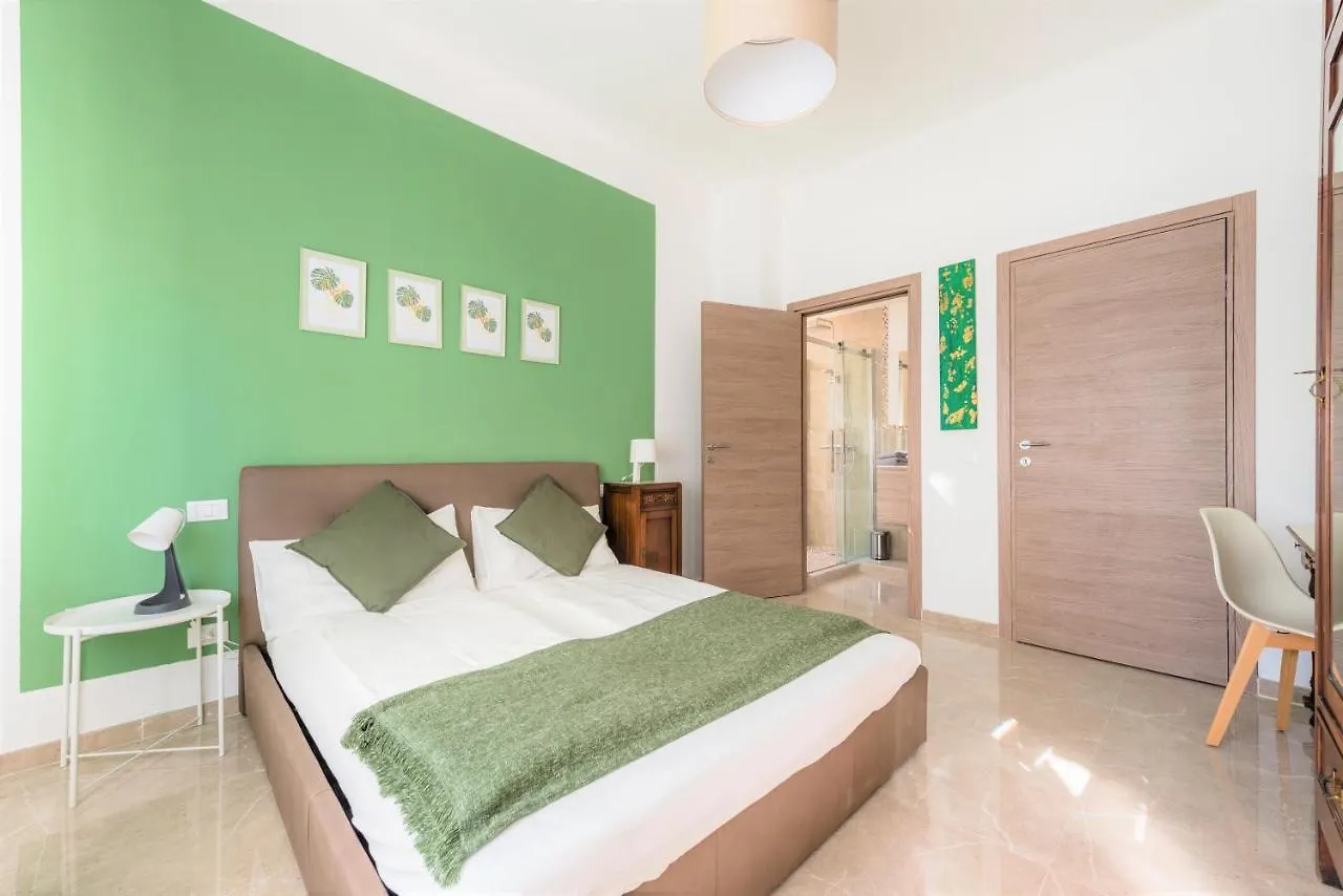 Apartment Hostly - Colorhome Pisa Midtown - Unique 3 Rooms With 3 Private Bathrooms